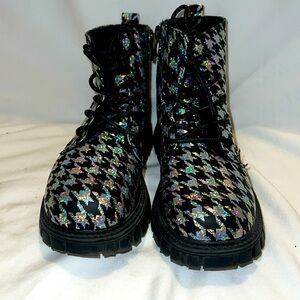 FabKids Winter Boots. Size 1